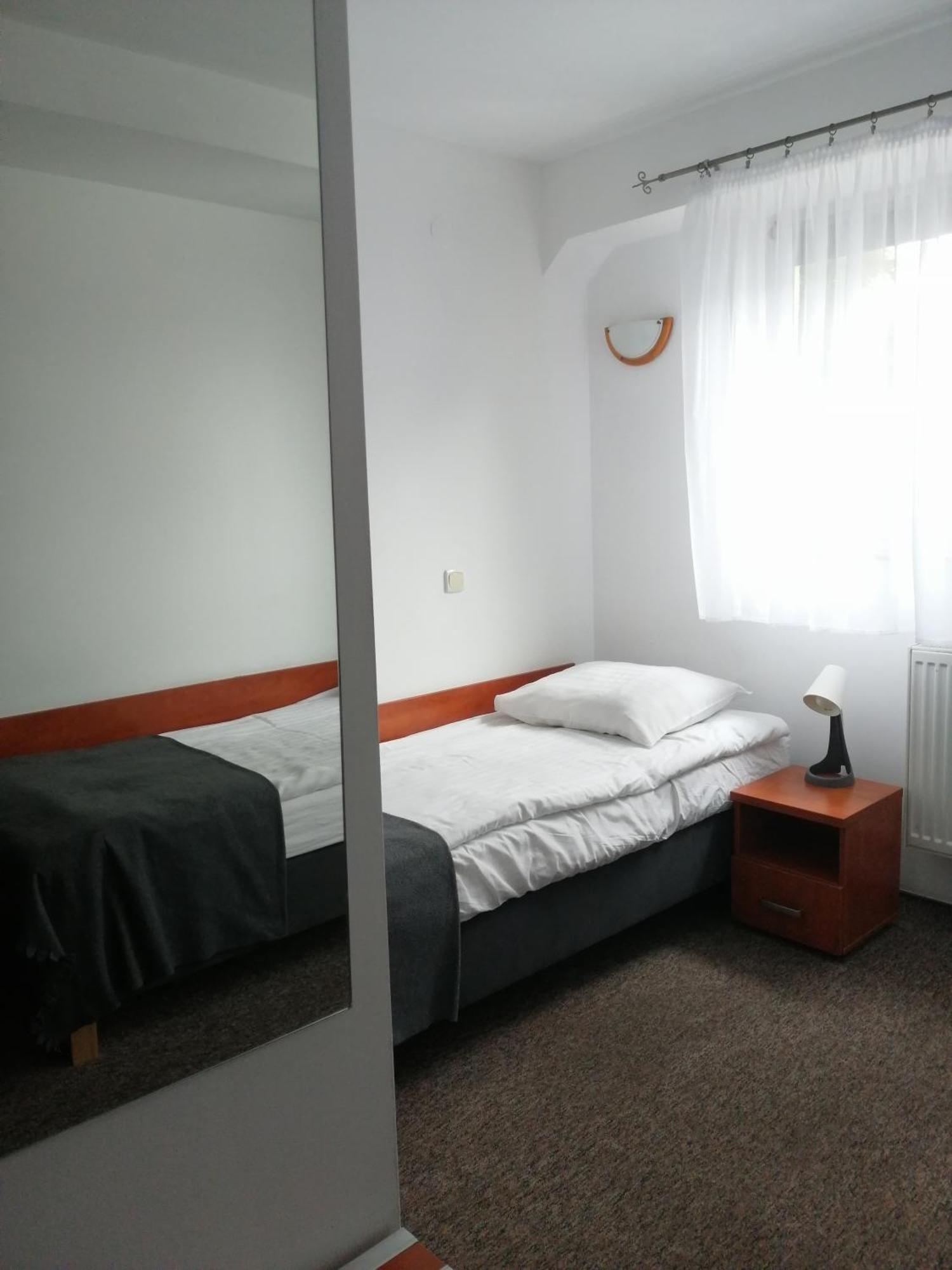 Hotel Dabrowiak Dąbrowa Górnicza المظهر الخارجي الصورة
